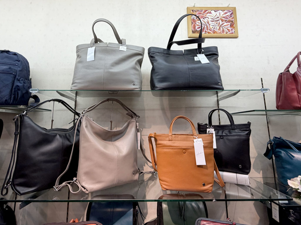 arukan/アルカン】大人の女性を彩る。上品レザーの2WAYバッグ